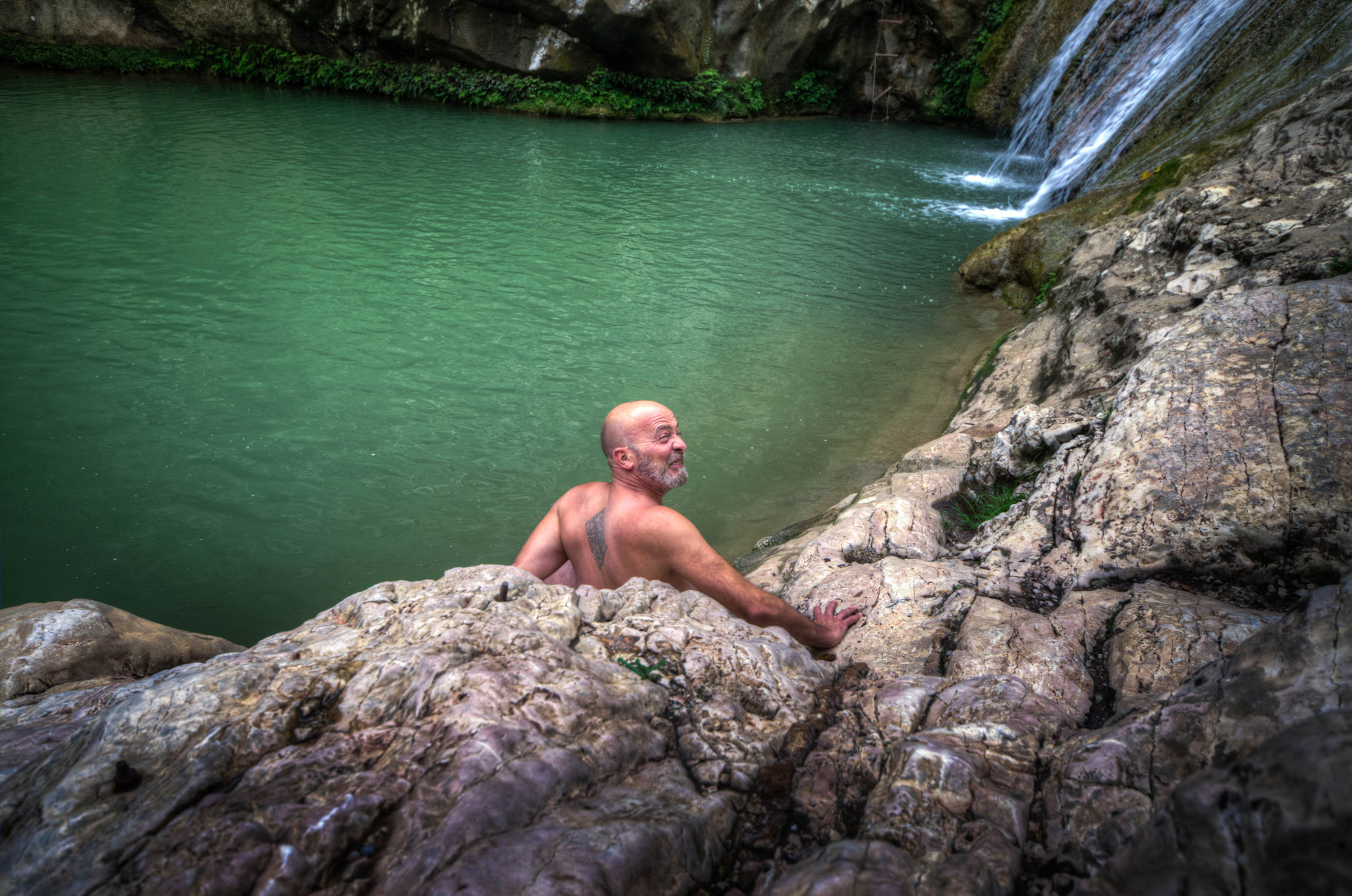 Mogroach Griechenland Camper Vanlife Wasserfall