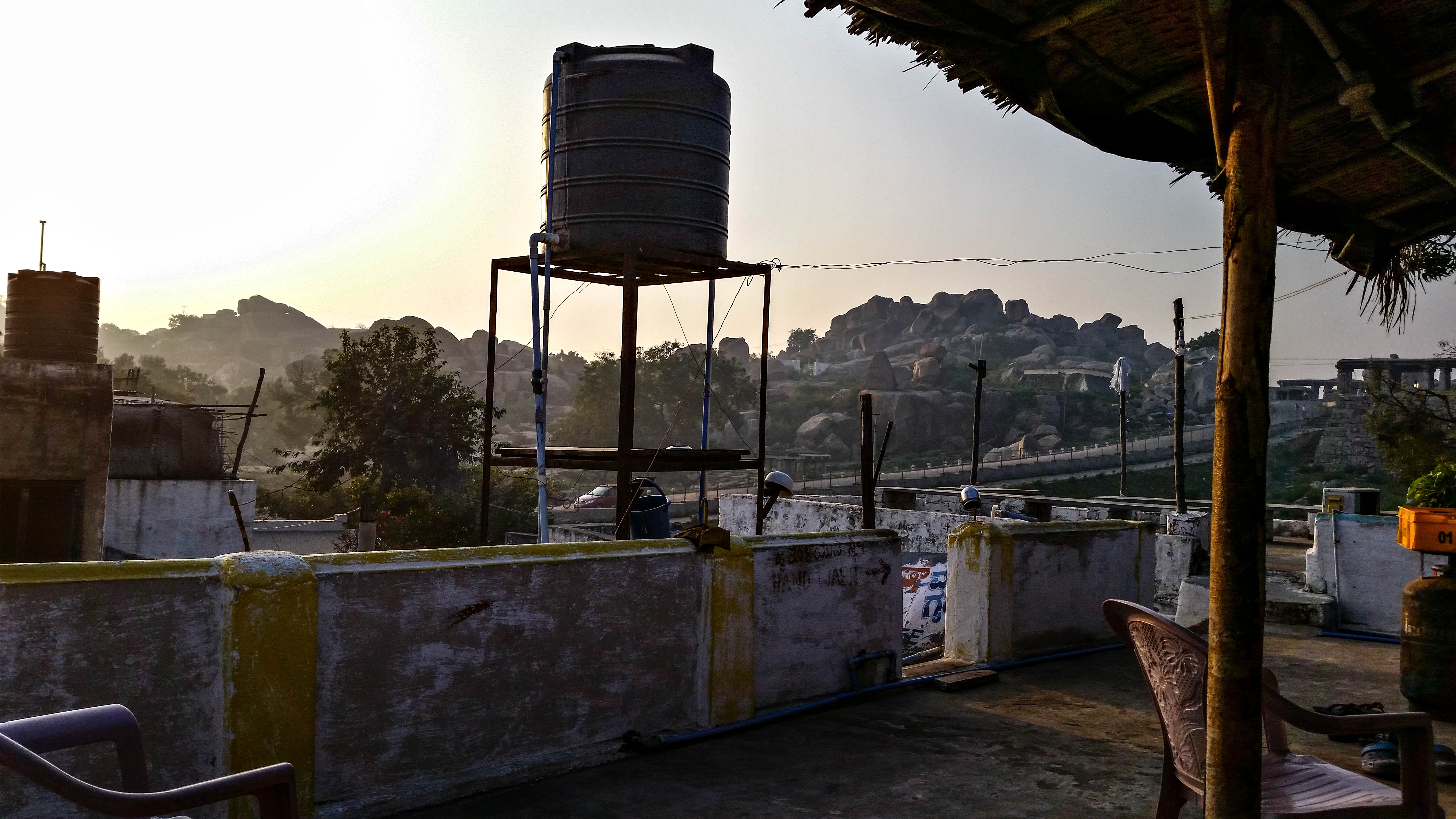 Blick vom Rooftop-Restaurant über Hampi Bazaar