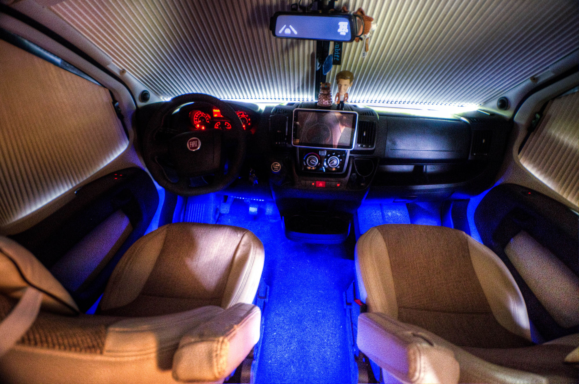Mogroach Travelblog  LED Fußraumbeleuchtung Wohnmobil 