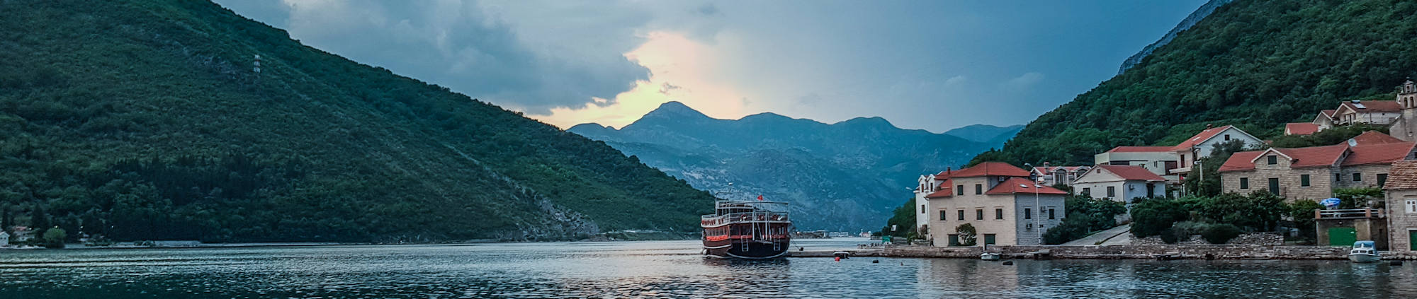 Bucht von Kotor Montenegro Mogroach 